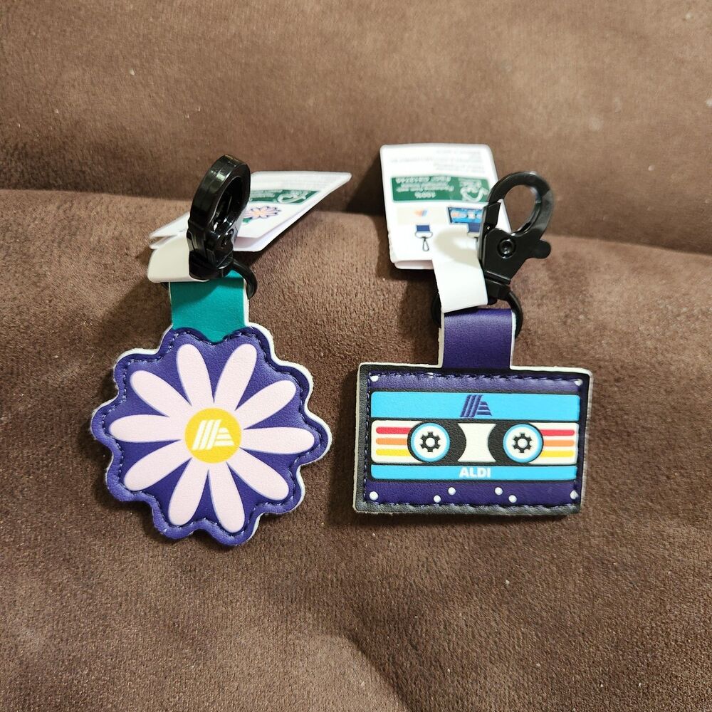 2 New Aldi Keychain Quarter Holder Keeper Clip Cassette & Pink Daisy